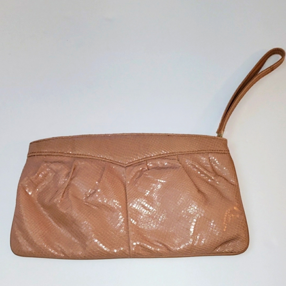 🎁  NWOT fashion connection genuine leather wristlet purse snake plated Tan